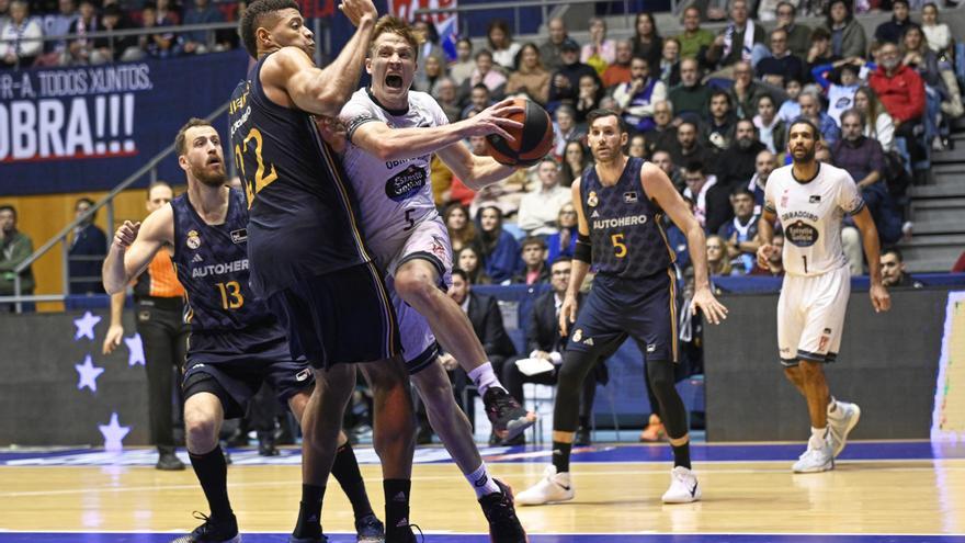 El Obradoiro consigue más entradas para que los aficionados los arropen ante el Real Madrid