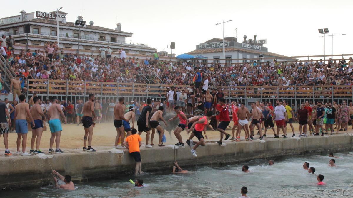 Dénia suspende su &quot;Festa Major&quot; y los &quot;Bous a la mar&quot;