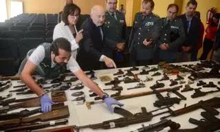 La Fiscalía pide 6 años de cárcel para el dueño del arsenal de Ponteareas