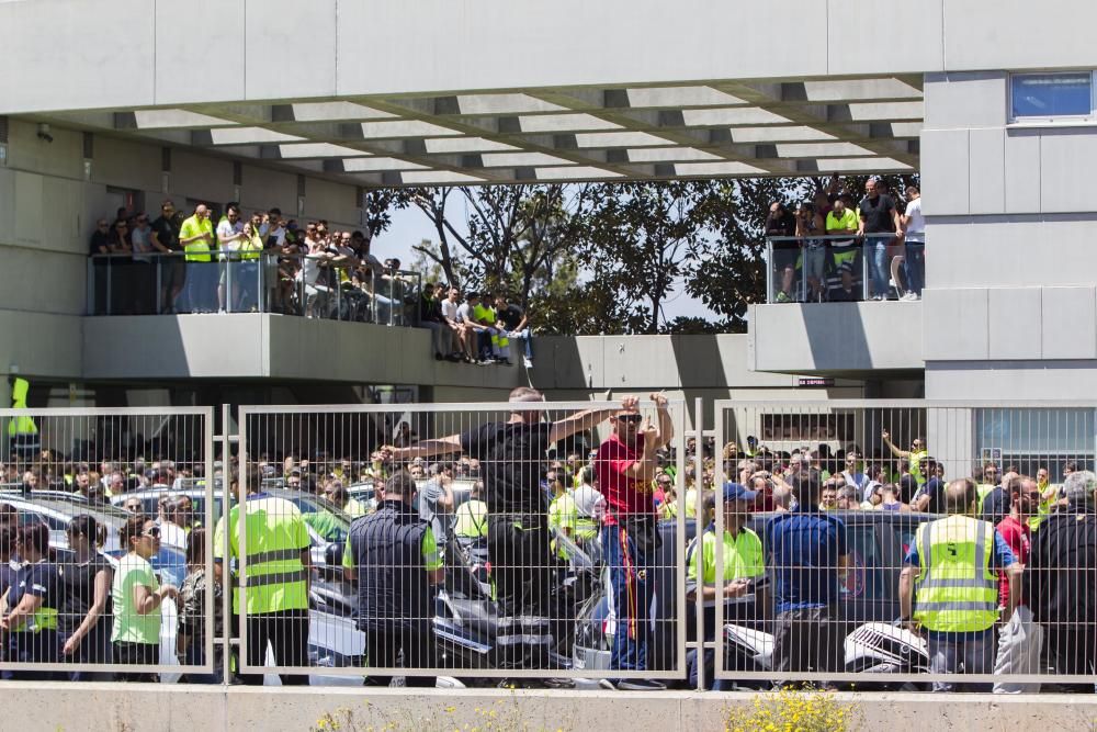 El enfrentamiento de los estibadores con el Ministerio de Fomento por el plan para la liberalizar la actividad de la estiba duró más de cinco meses. En los momentos de mayor tensión, en mayo y junio, las movilizaciones paralizaron la actividad de los principales puertos de España, como el de Valencia, Barcelona y Algeciras. Finalmente las partes llegaron a un acuerdo, que mantiene parte de las condiciones y del status quo de los estibadores. Así lo demuestra que las empresas del Puerto de València hayan renunciado a asumir estibadores fijos y sigan contratando através de la empresa Sevasa-Sagep.