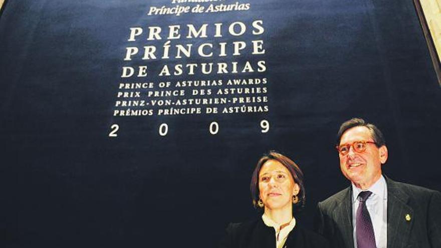 Teresa Sanjurjo y Matías Rodríguez Inciarte, el equipo dirigente de la Fundación Príncipe de Asturias.