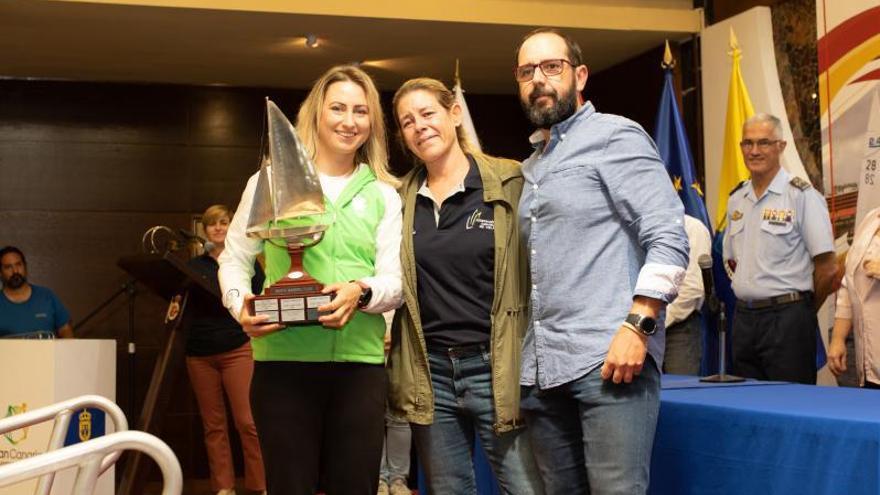 Viktorija Andrulyte, con su trofeo. | | LP/DLP