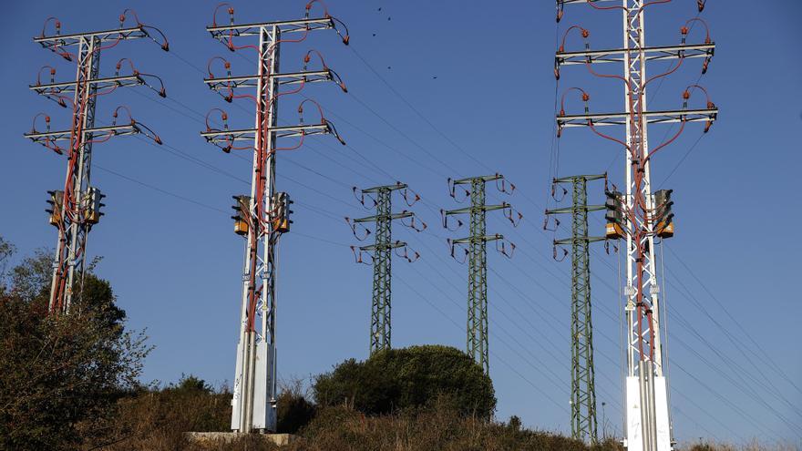 La electricidad continúa su subida hasta alcanzar los 284 euros por megavatio hora