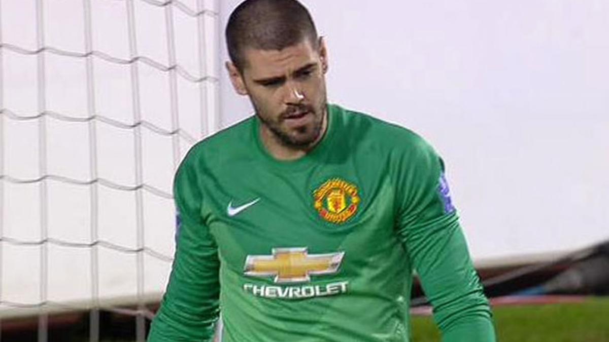 Valdés se estrenó con los reservas del Manchester United