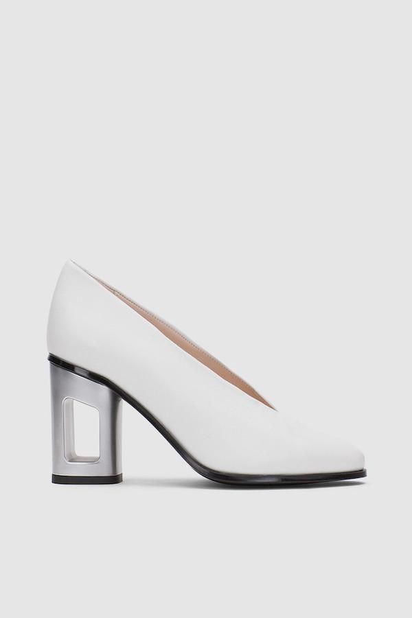 Zapatos blancos: el tacón 'arty'