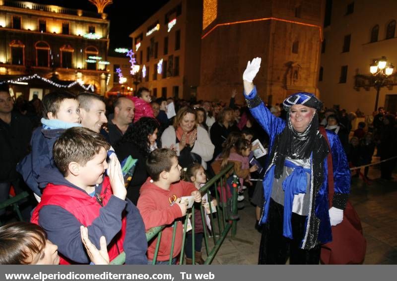 GALERIA DE IMÁGENES - Miles de niños disfrutan de la gran fiesta del Cartero Real