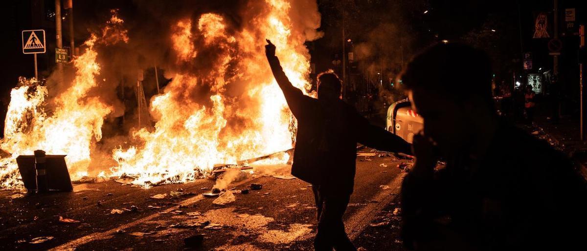 Disturbios en la zona del Camp Nou durante la manifestación convocada por Tsunami Democràtic por el Clásico entre el Fc Barcelona y el Real Madrid, el 18 de diciembre de 2019.
