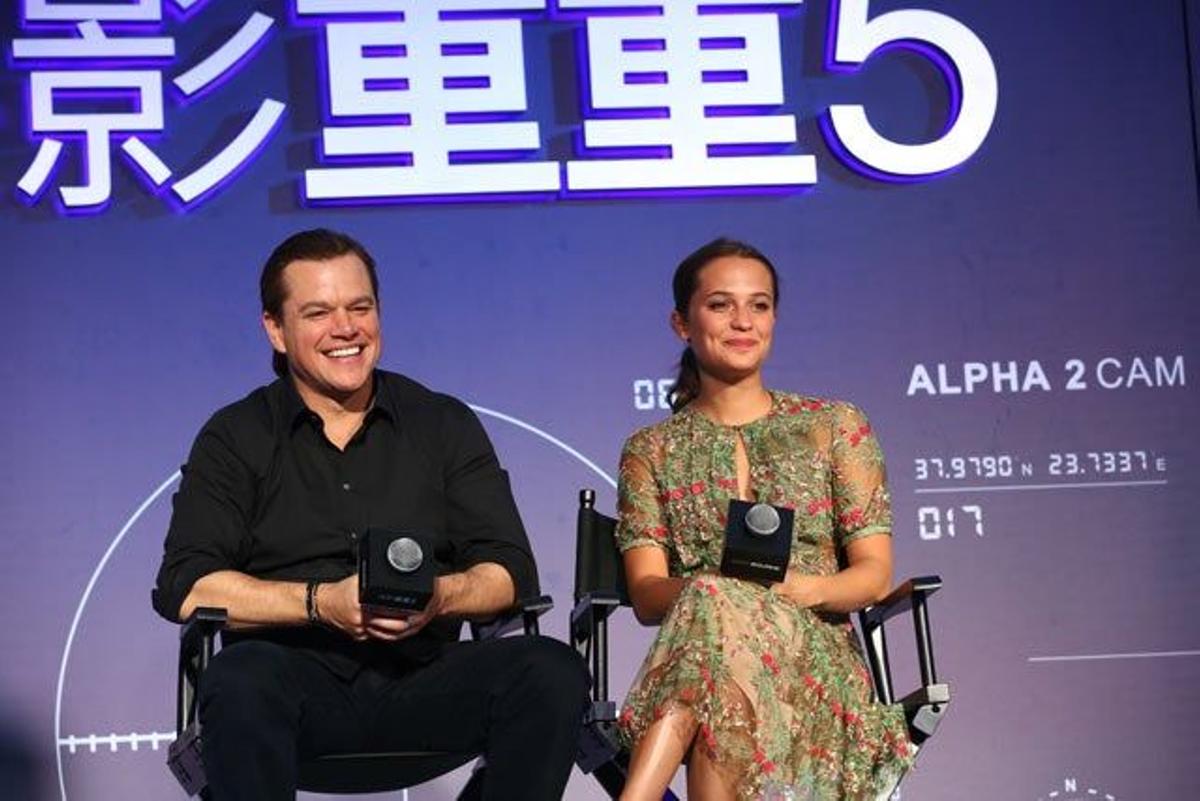 Alicia Vikander y Matt Damon presentan 'Jason Bourne' en Pekín.