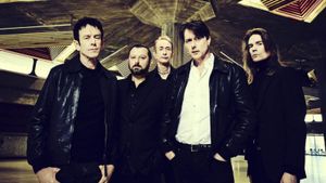 Suede, sec i emocionant