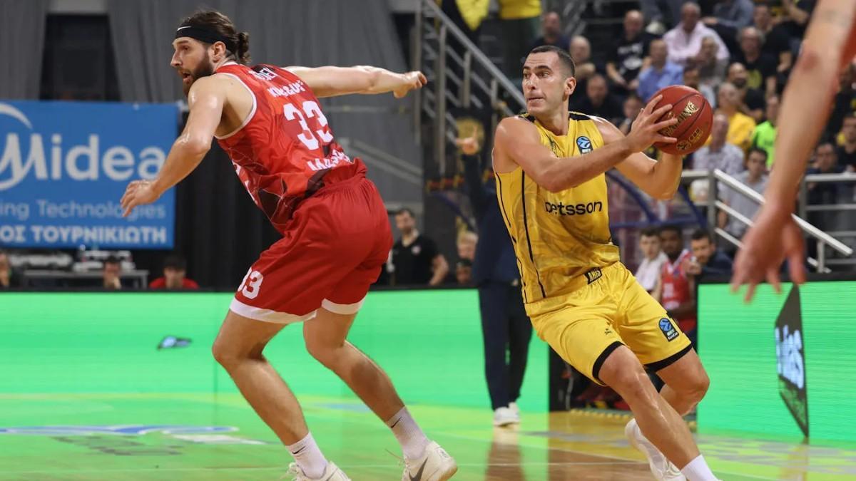 El Baxi Manresa derrotó al Aris en el partido de la primera vuelta