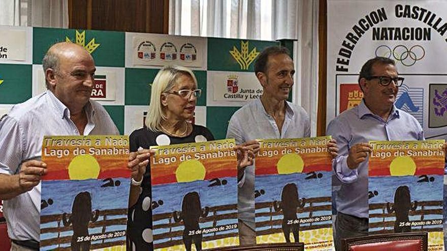 José Manuel Prieto, Carmen Núñez, José Luis Prieto y Narciso Prieto en la presentación de la Travesía 2019.