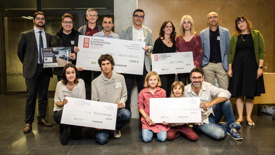 Foto de família dels guanyadors i els finalistes