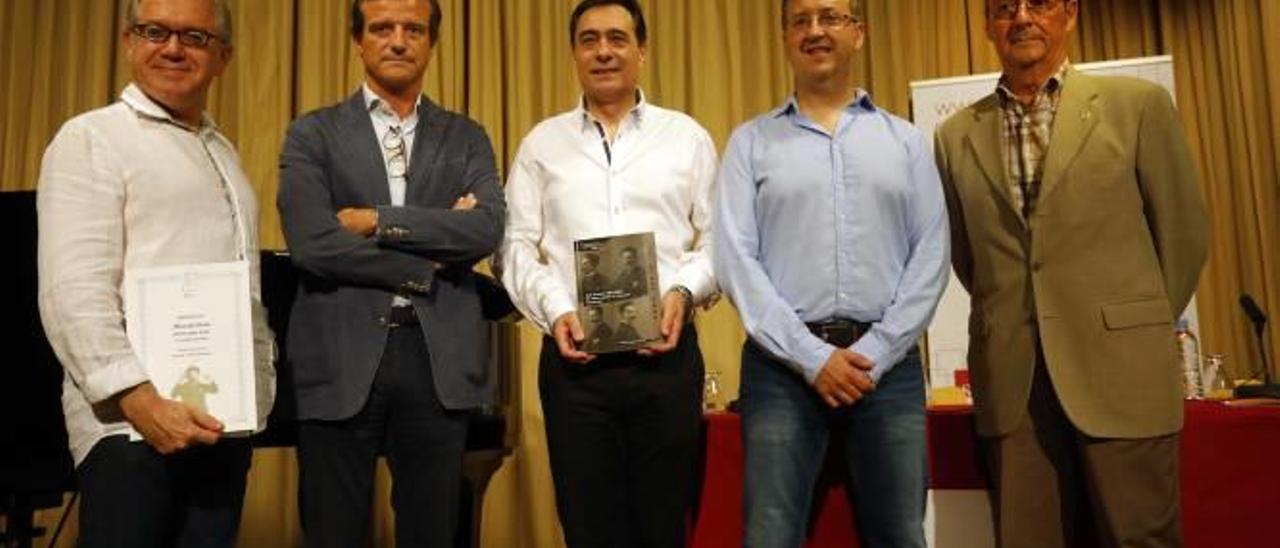 Guarinos (IVC), Oltra (SGAE-CV), Ahulló, Canut (IAM) y el nieto del maestro Serrano ayer en la SGAE.