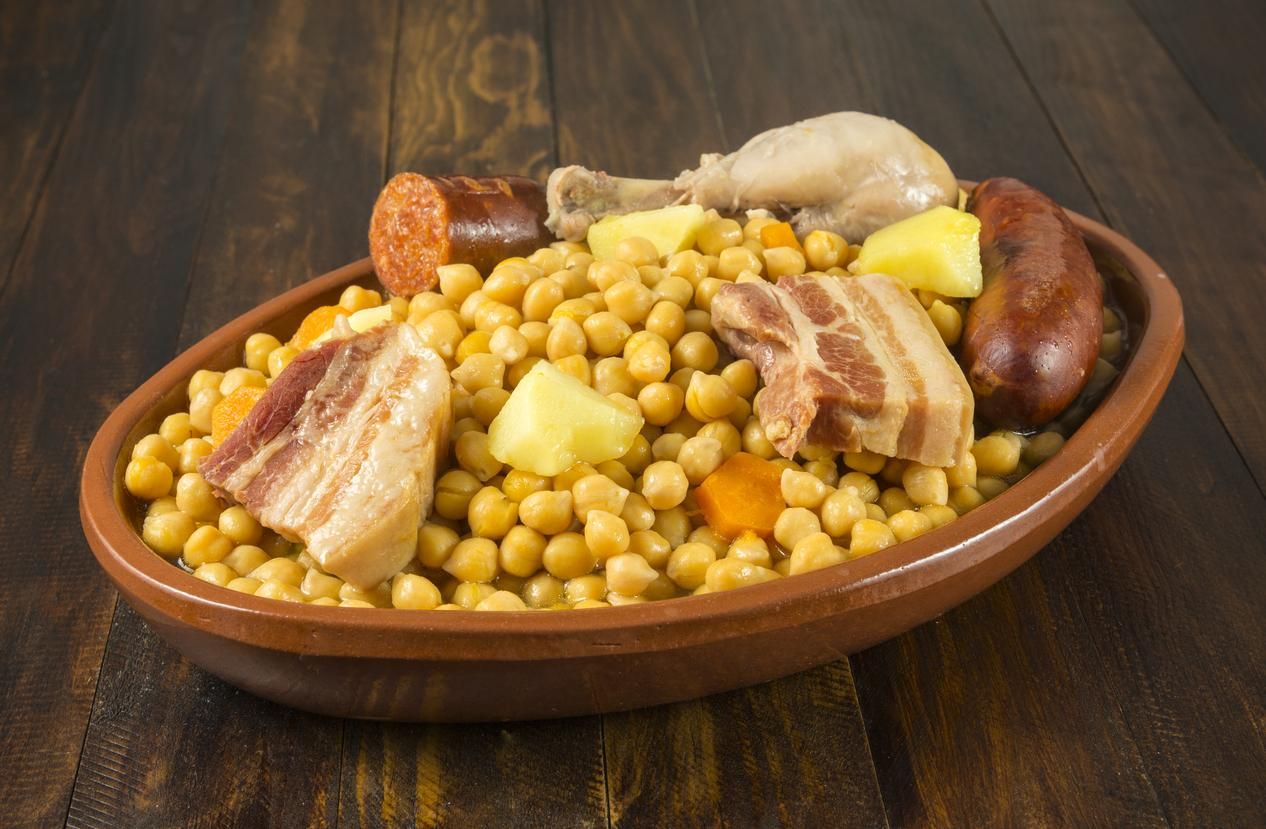 Hace el típico cocido en tres vuelcos