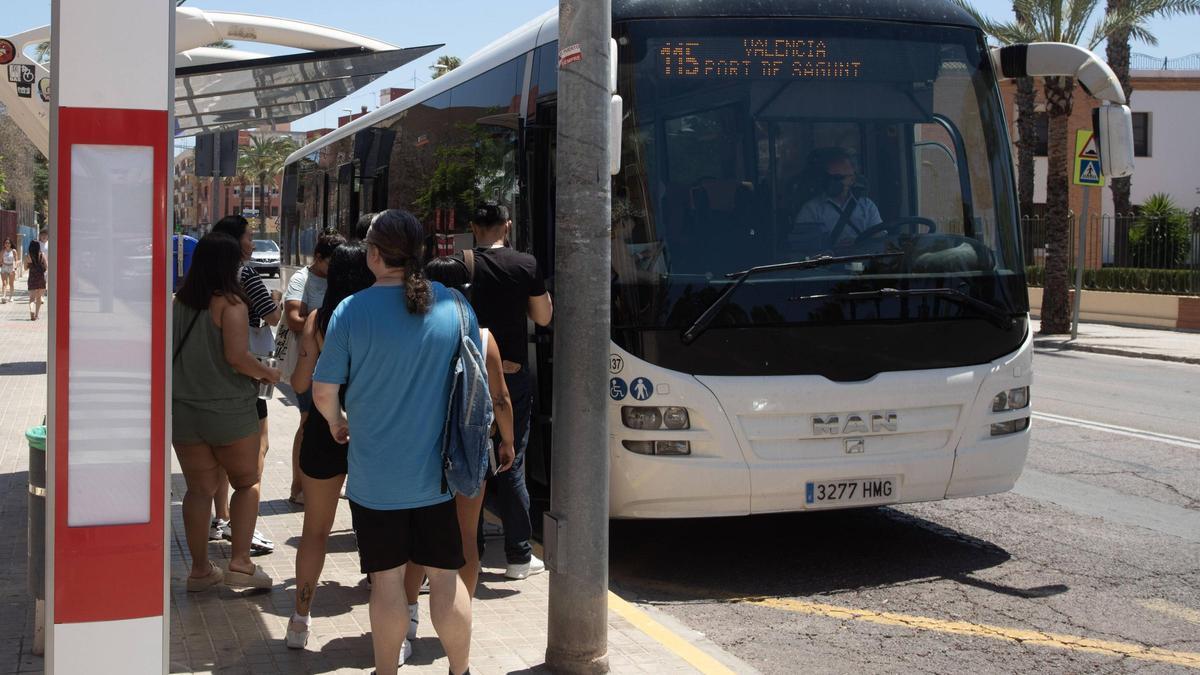 Parada del autobús a Vaència en el Port de Sagunt