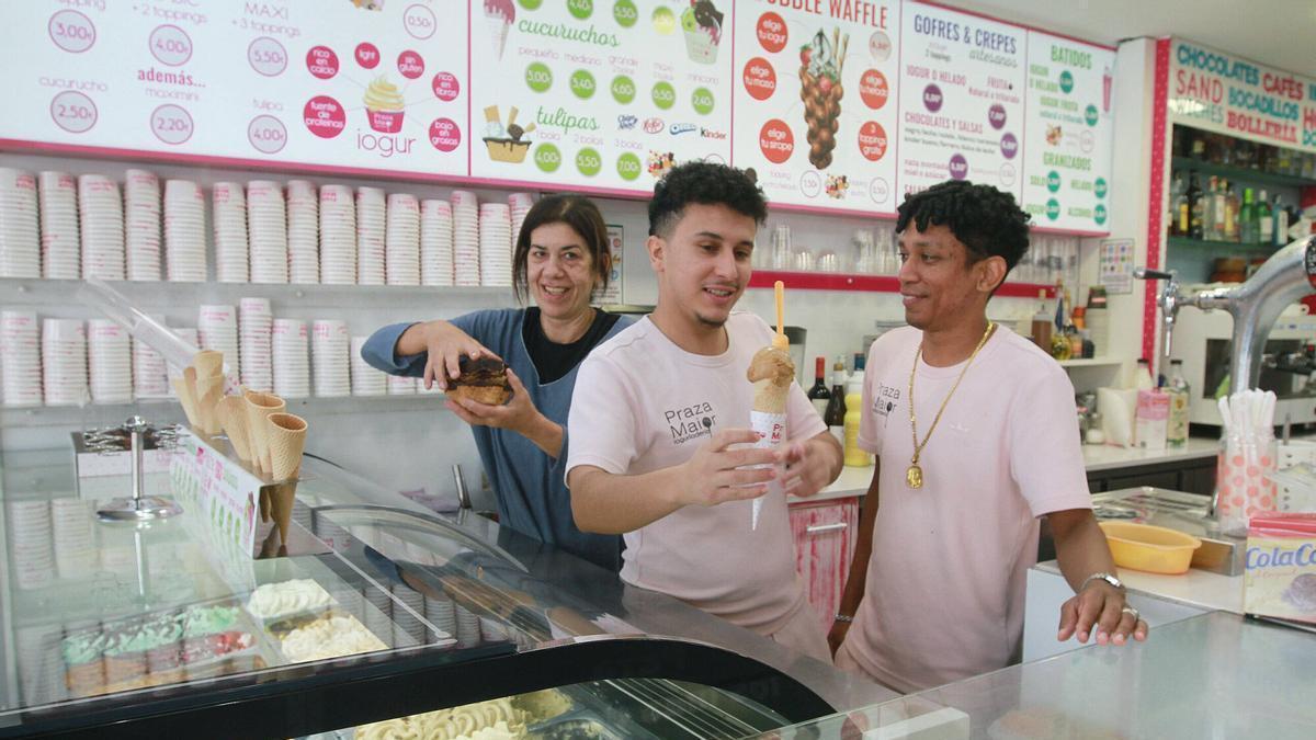 Las lluvias de agosto frenan la venta de helados en Ourense: «Se sigue vendiendo, pero no tanto»