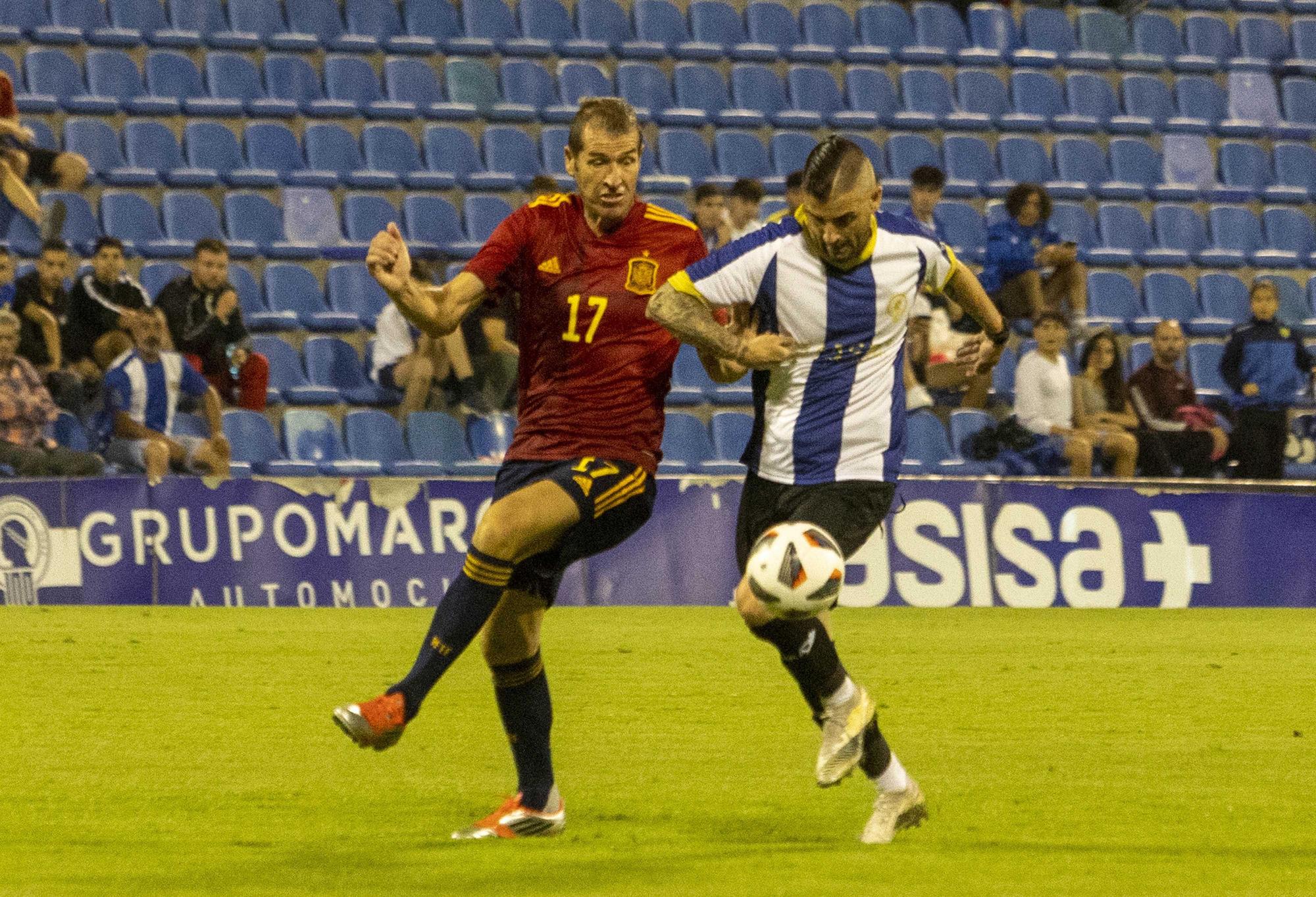 Leyendas del Hércules frente a leyendas de la Selección Española: Las imágenes del partido del Centenario