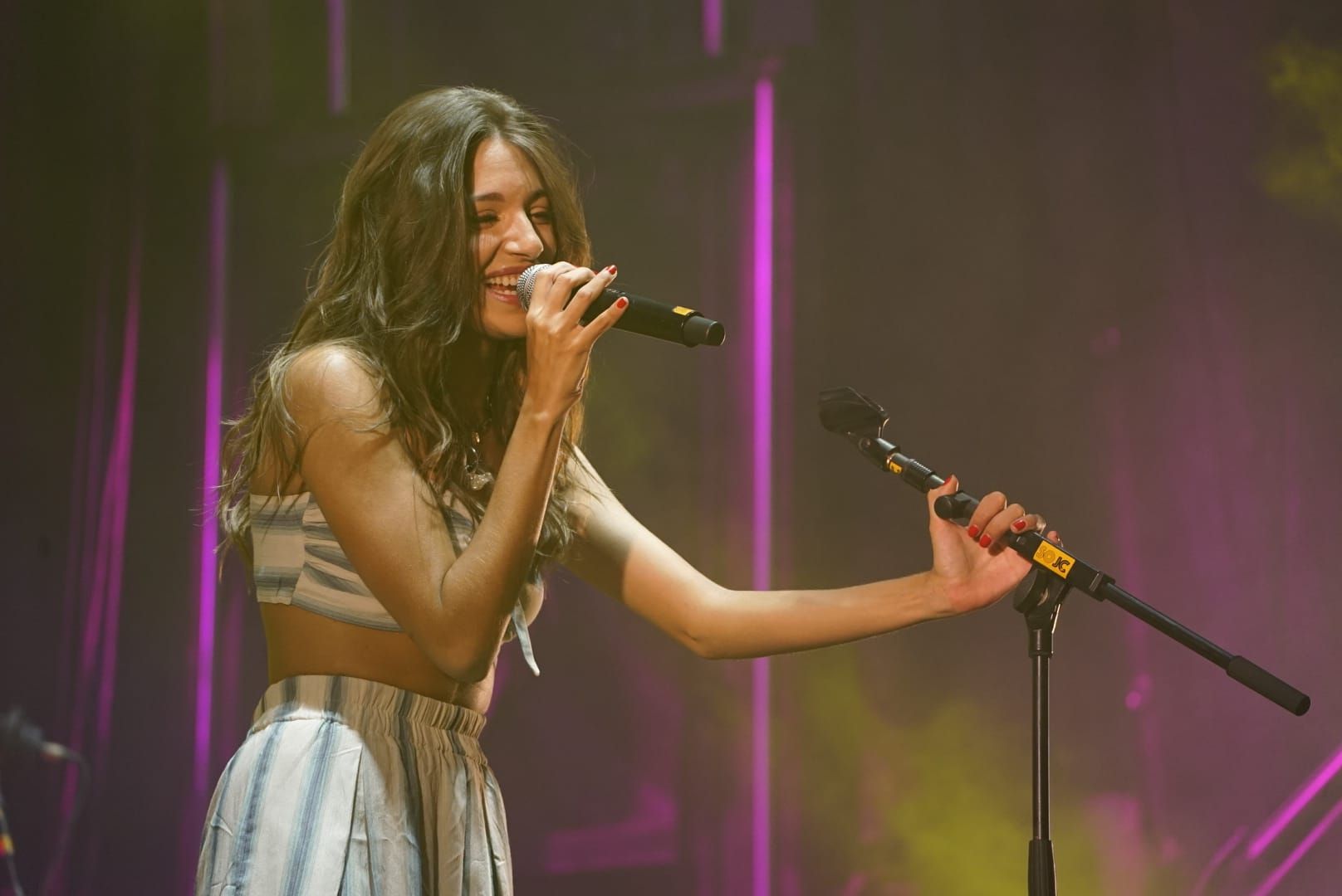 Ana Guerra durante su actuación en el Mollet Music Week