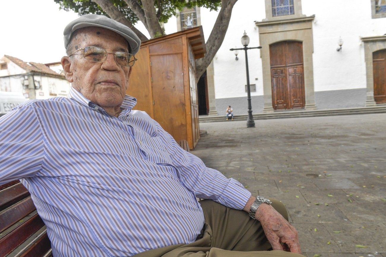 Rafael García, cantante y timplista teldense de 98 años