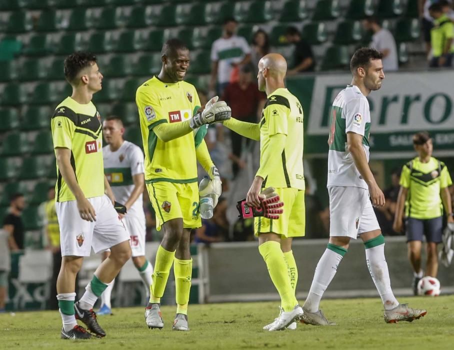 El Elche ahoga las penas de la Liga en la Copa (2-1)