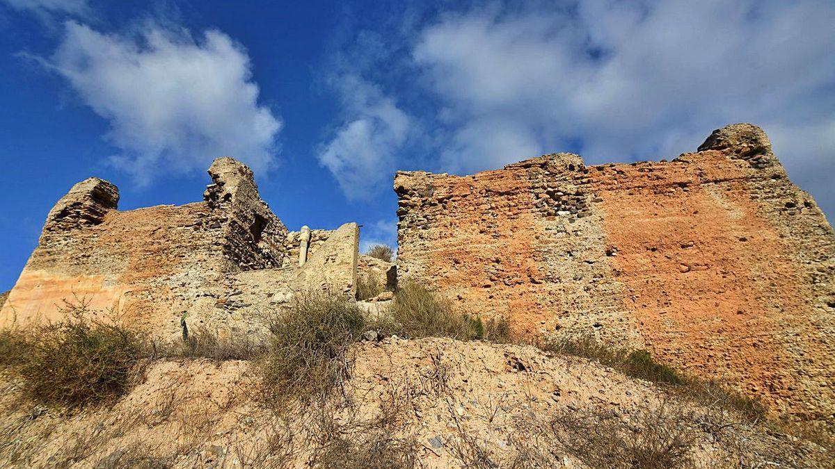 La parte superior del palacio. El proyecto se centra en el recinto inferior, que nunca ha sido excavado.