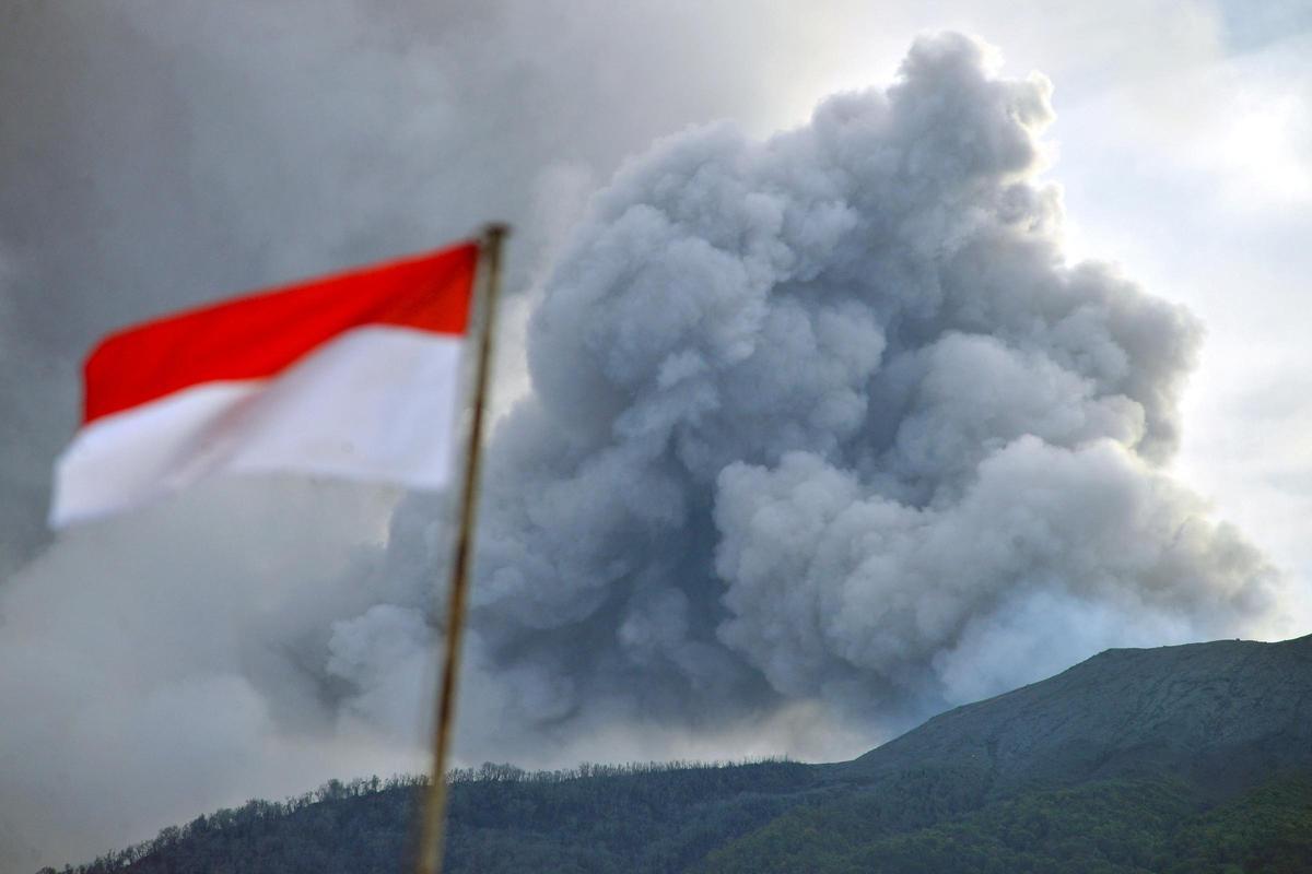 La erupción del volcán Marapi, en Indonesia, mata al menos a 11 alpinistas