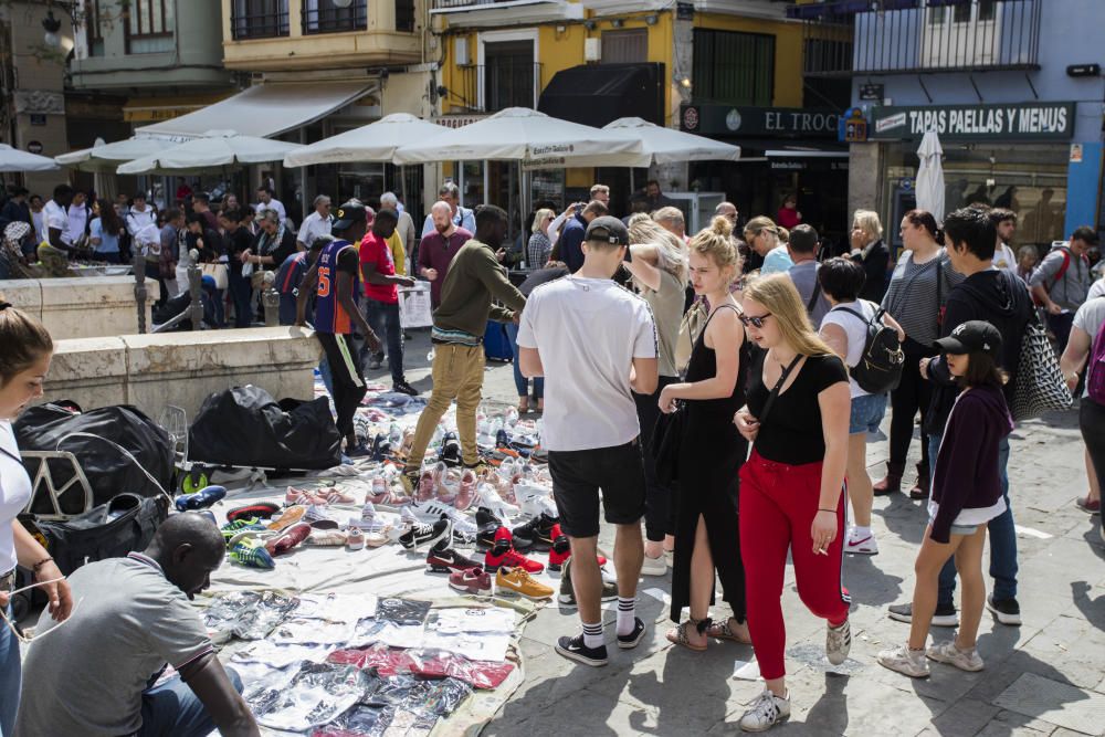 Unos 10.000 cruceristas llegan a València