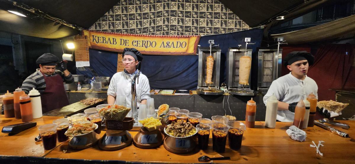 Russafa vibra con el Mercado Tradicional de San Blas de la falla Clero Russafa vibra con el Mercado Tradicional de San Blas de la falla Clero