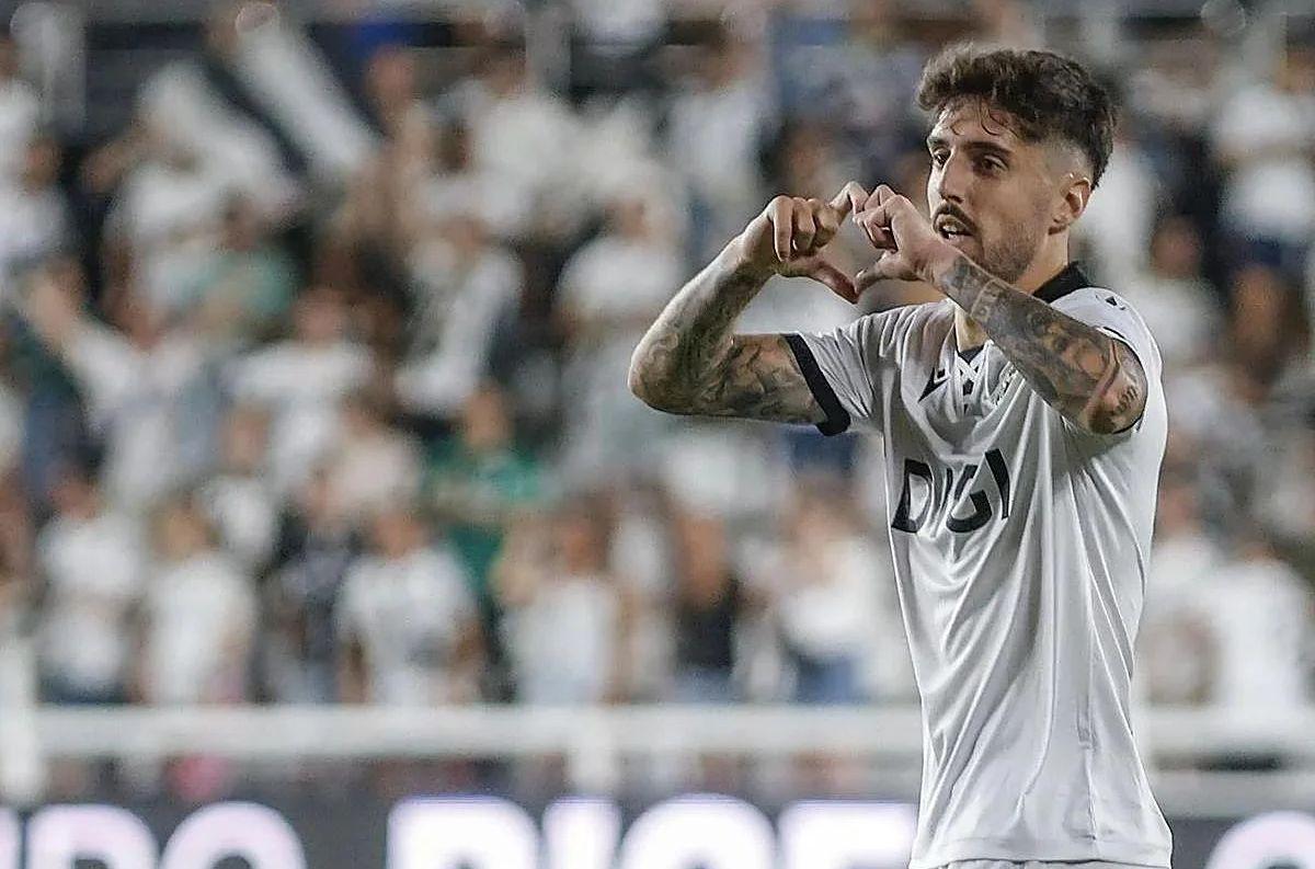 Fer Niño, delantero del Burgos que el Villarreal tiene un porcentaje de sus derechos.