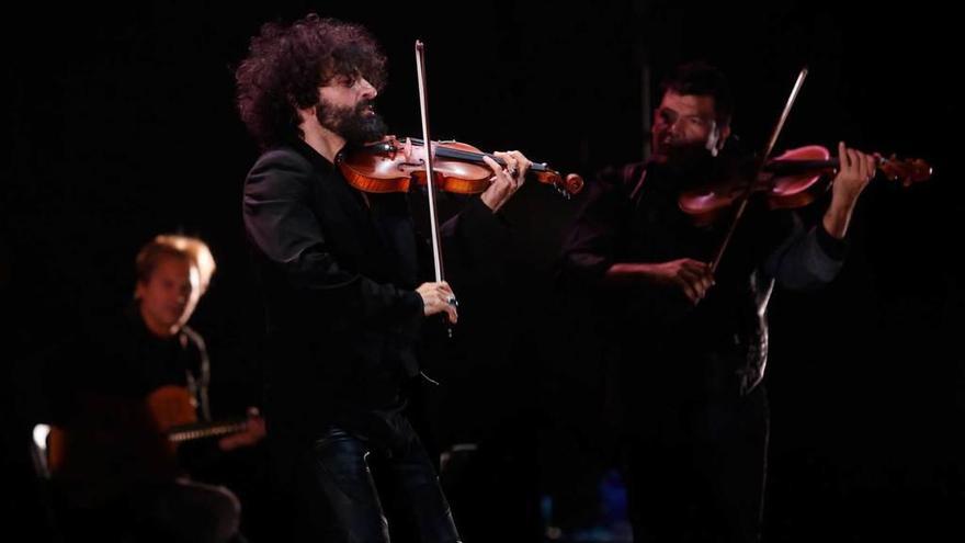 Ara Malikian encandila a los avilesinos