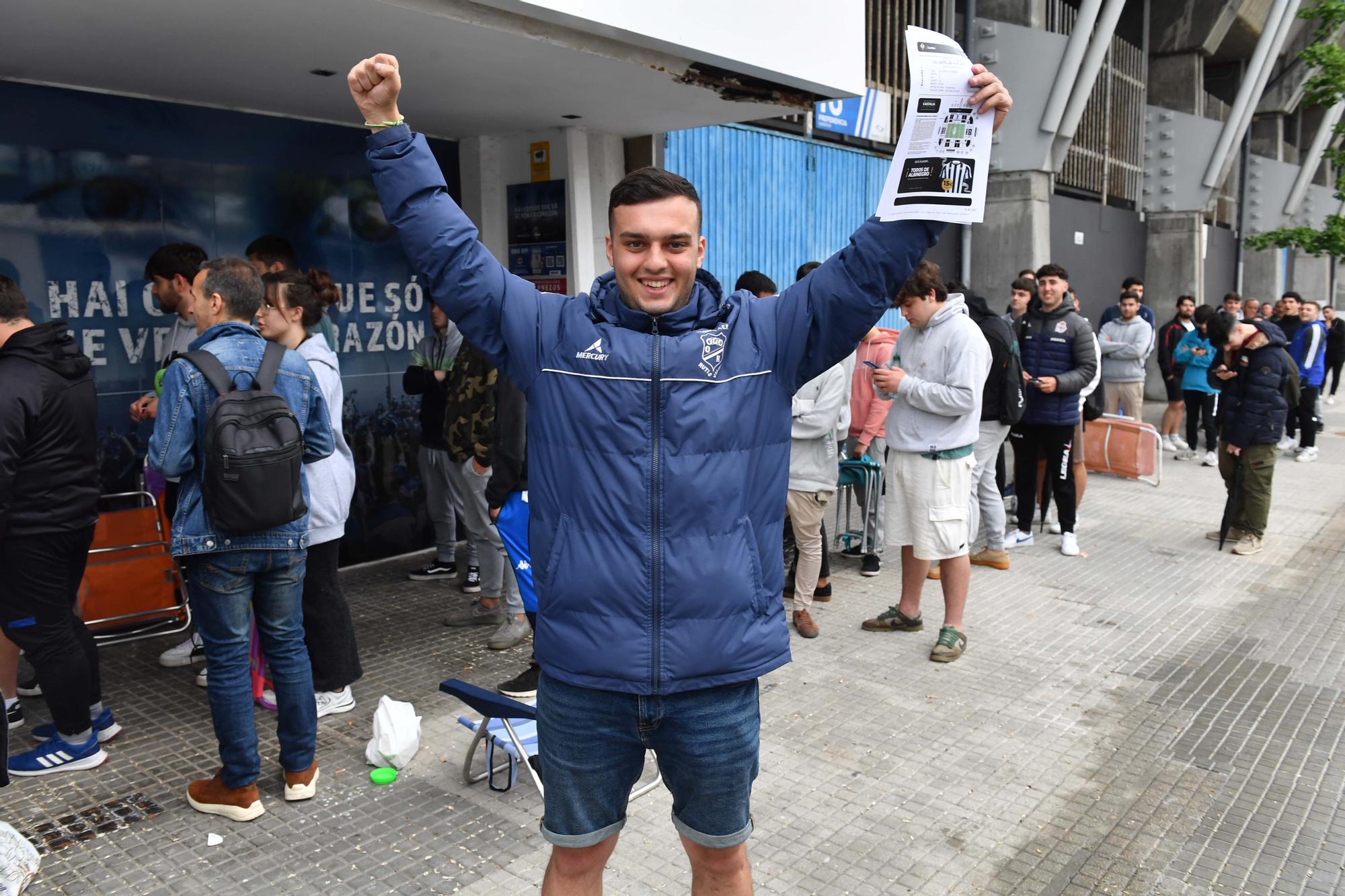 Colas en Riazor por las entradas para el partido del Dépor en Castellón