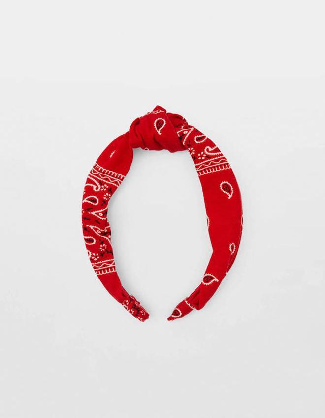 Diadema con 'print' bandana, de Bershka