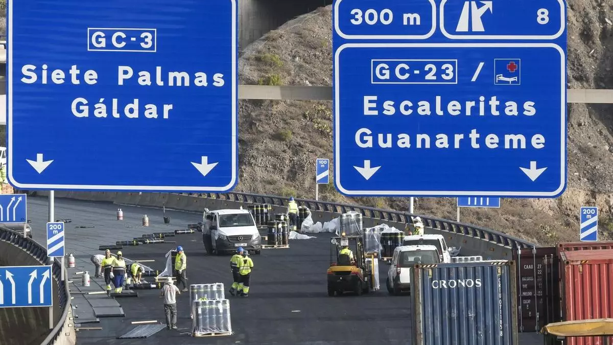 El viaducto del Guiniguada recupera el tráfico este domingo en sentido norte y cierra hacia el sur