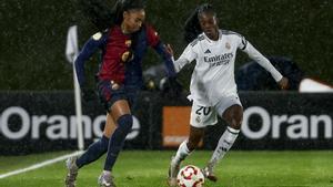 Salma Paralluelo en el Real Madrid-FC Barcelona de la ida de las semifinales de la Copa de la Reina