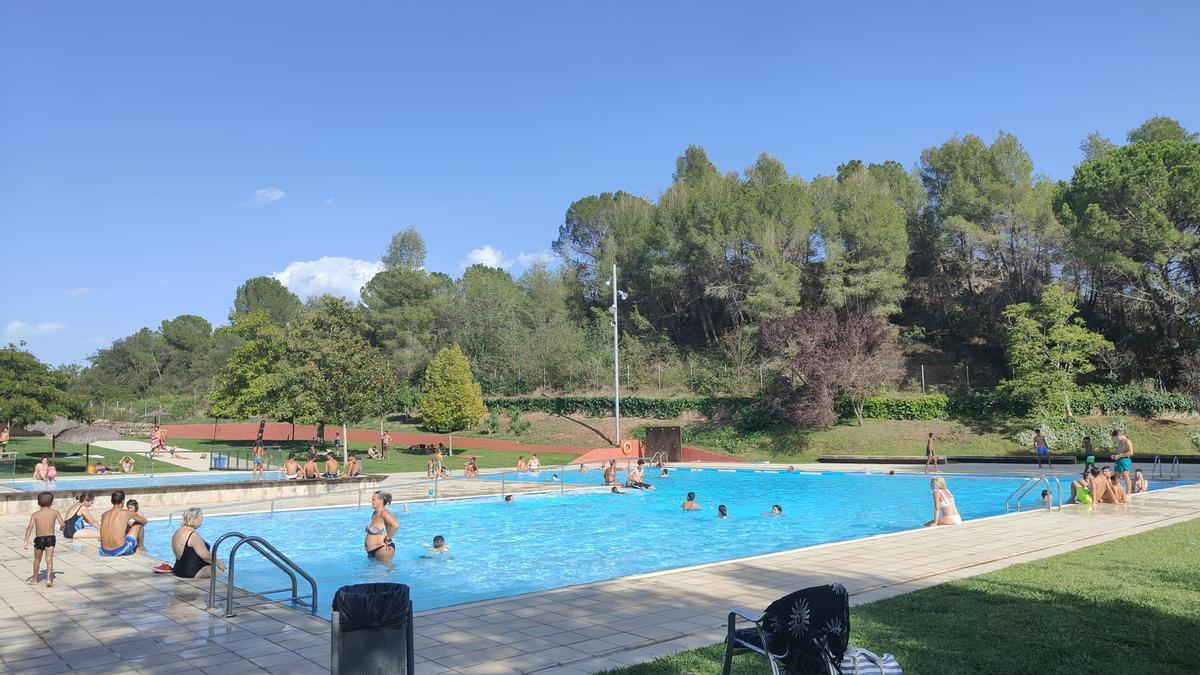 Els infants del poble proposen instal·lar tobogans a les piscines municipals