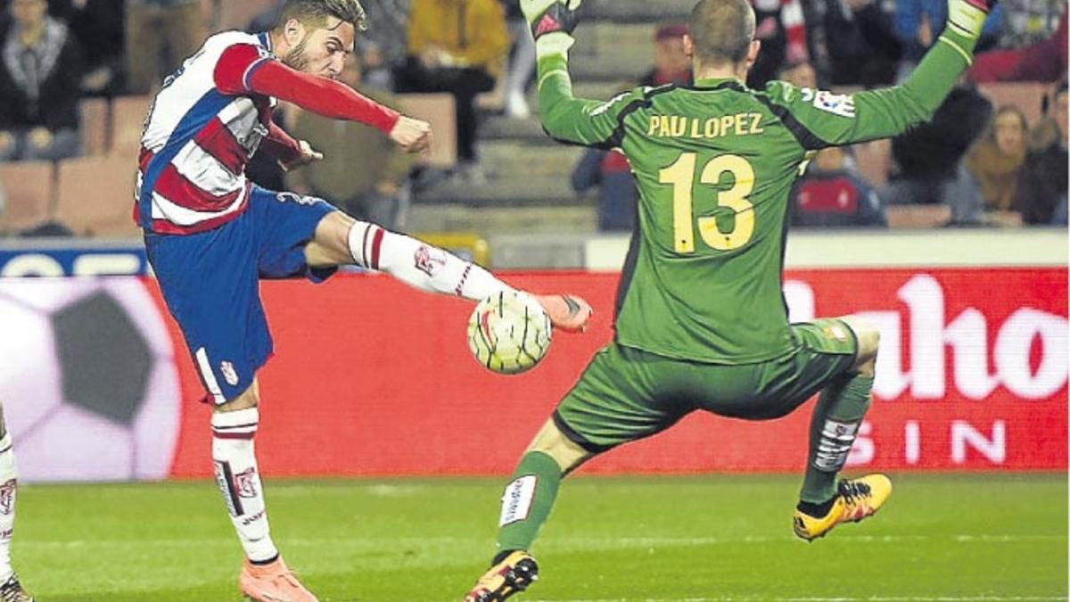 Rochina sorprendió a los blanquiazules con un gol psicológico antes del descanso y con un jugador menos