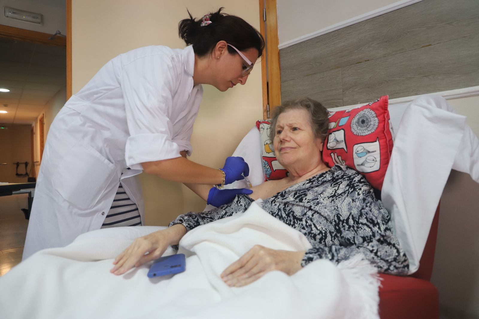 Inicio de la campaña de vacunación contra la gripe en las residencias de mayores