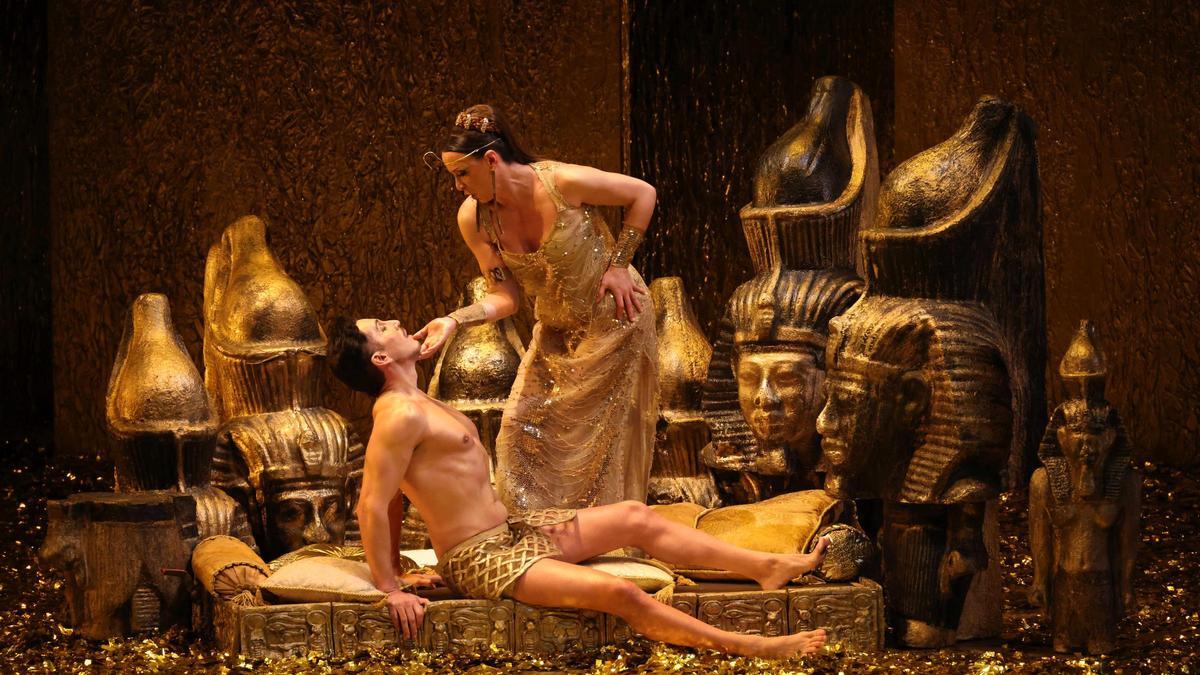 Una escena de 'La corte de Faraón'.