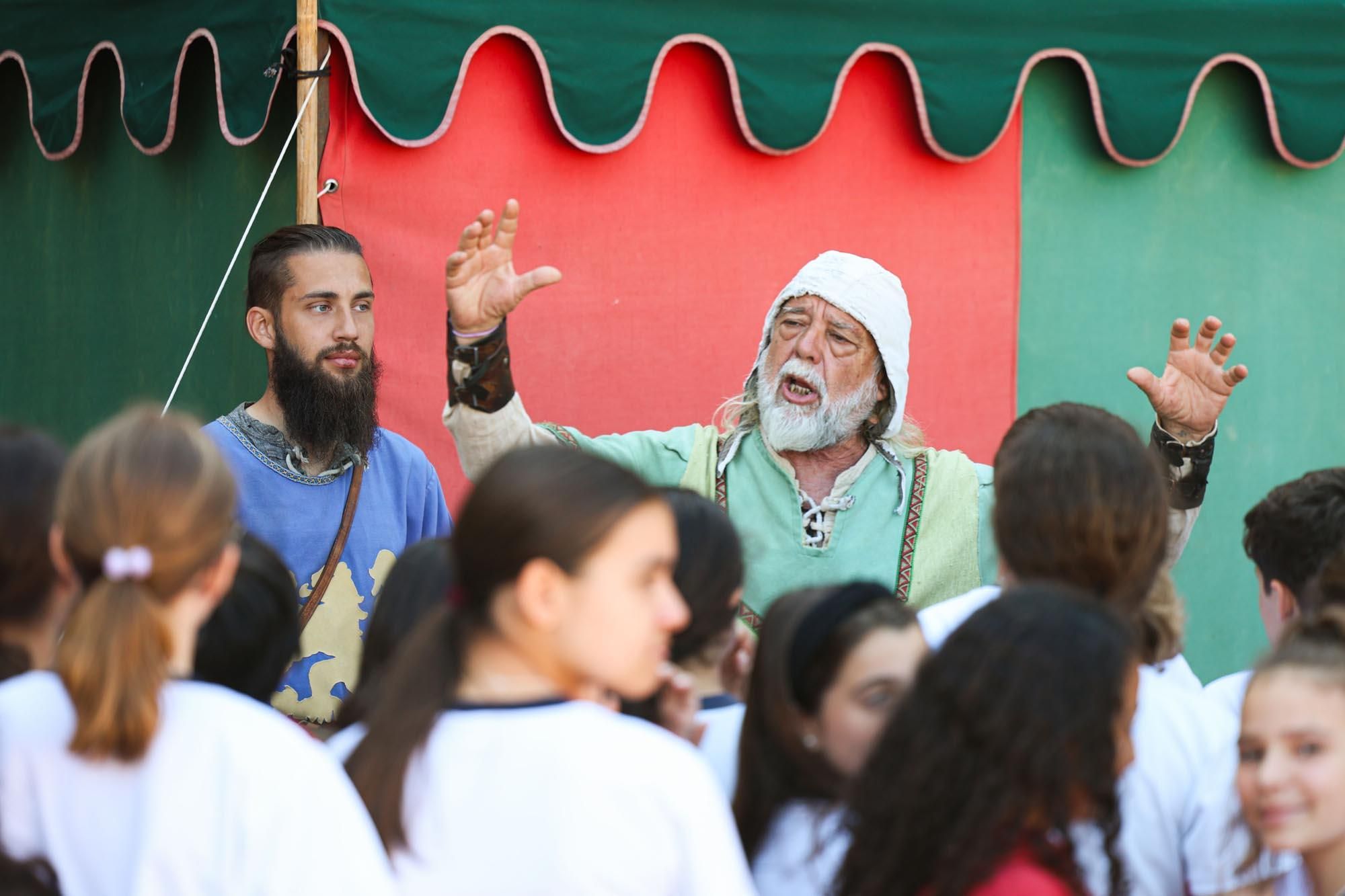 Los escolares de Ibiza visitan la feria Eivissa Medieval