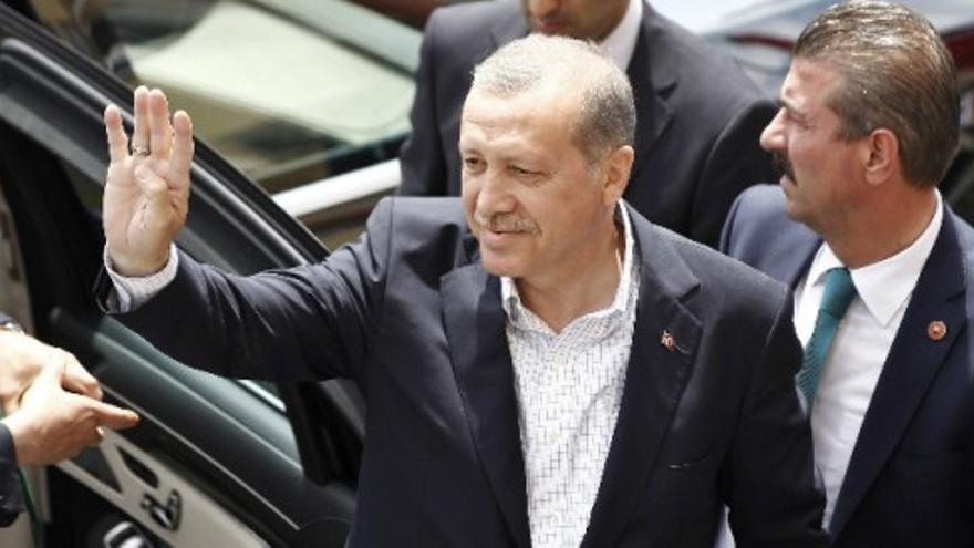 Erdogan gana las elecciones pero pierde la mayoría absoluta