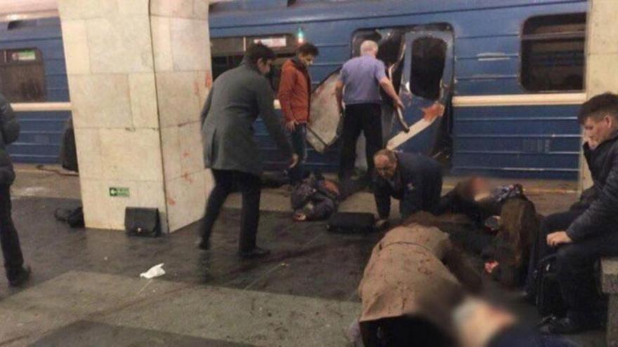 Al menos 10 muertos en una doble explosión en el metro de San Petersburgo