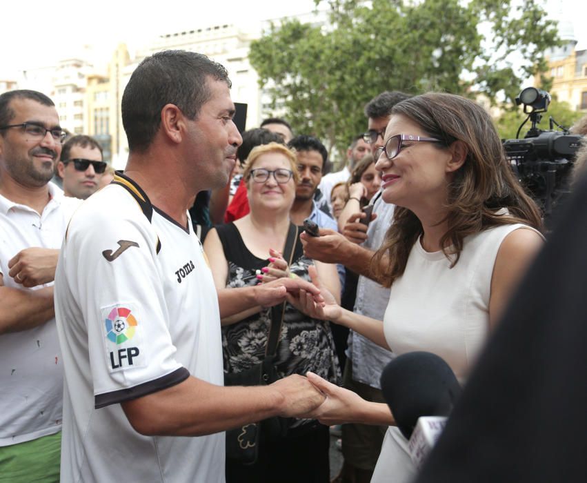 Concentración en València contra los atentados de Barcelona