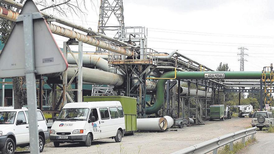 La industria auxiliar de Arcelor incorpora un centenar de personas para las paradas del verano
