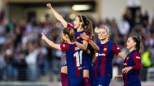 Aitana y Graham celebran el segundo gol del Barça en el Clásico