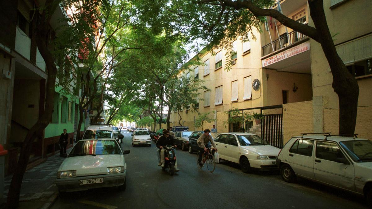 Los vecinos proponen que la antigua Facultad de Derecho sea el centro cívico del barrio.