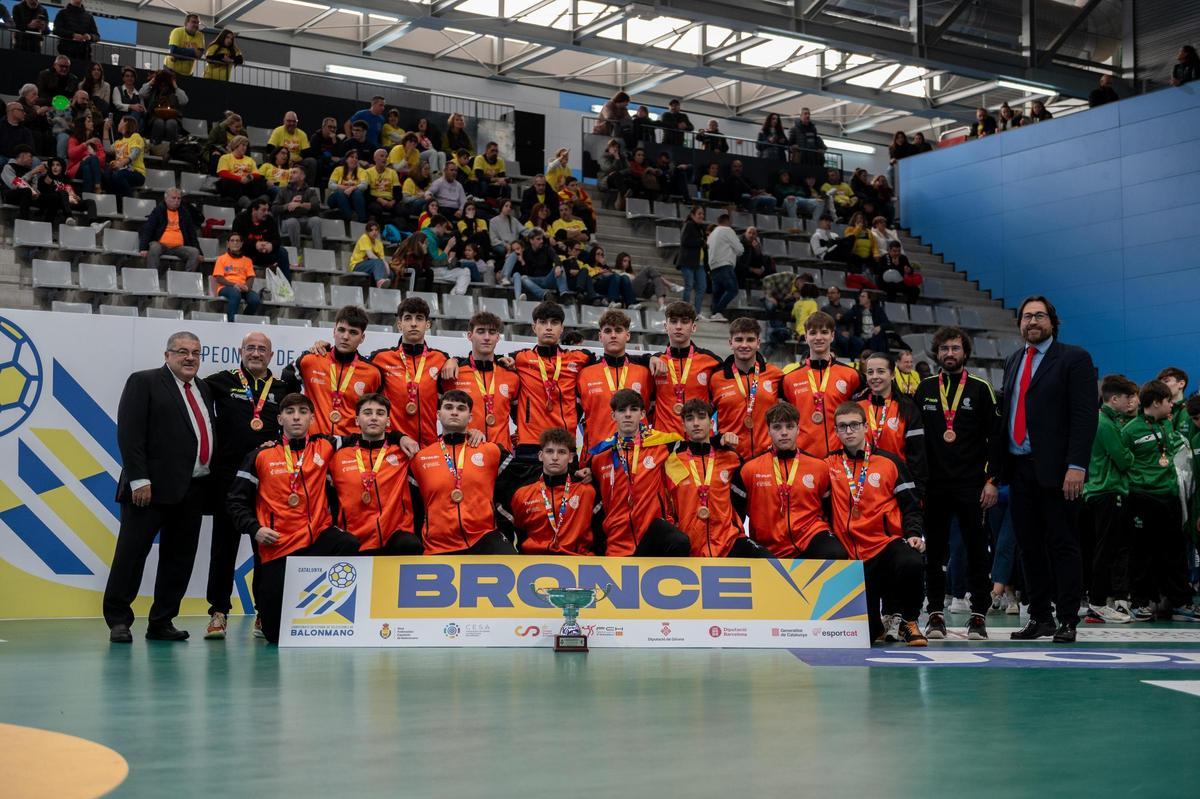 La selección Juvenil masculina, de Omar García y Juan Ángel Perdigón, también logró la medalla de bronce.