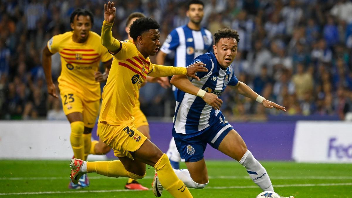 Balde ante Pepé en Do Dragao