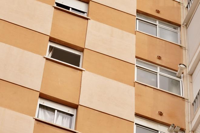 Fallece una pareja al caer desde un octavo piso en Málaga