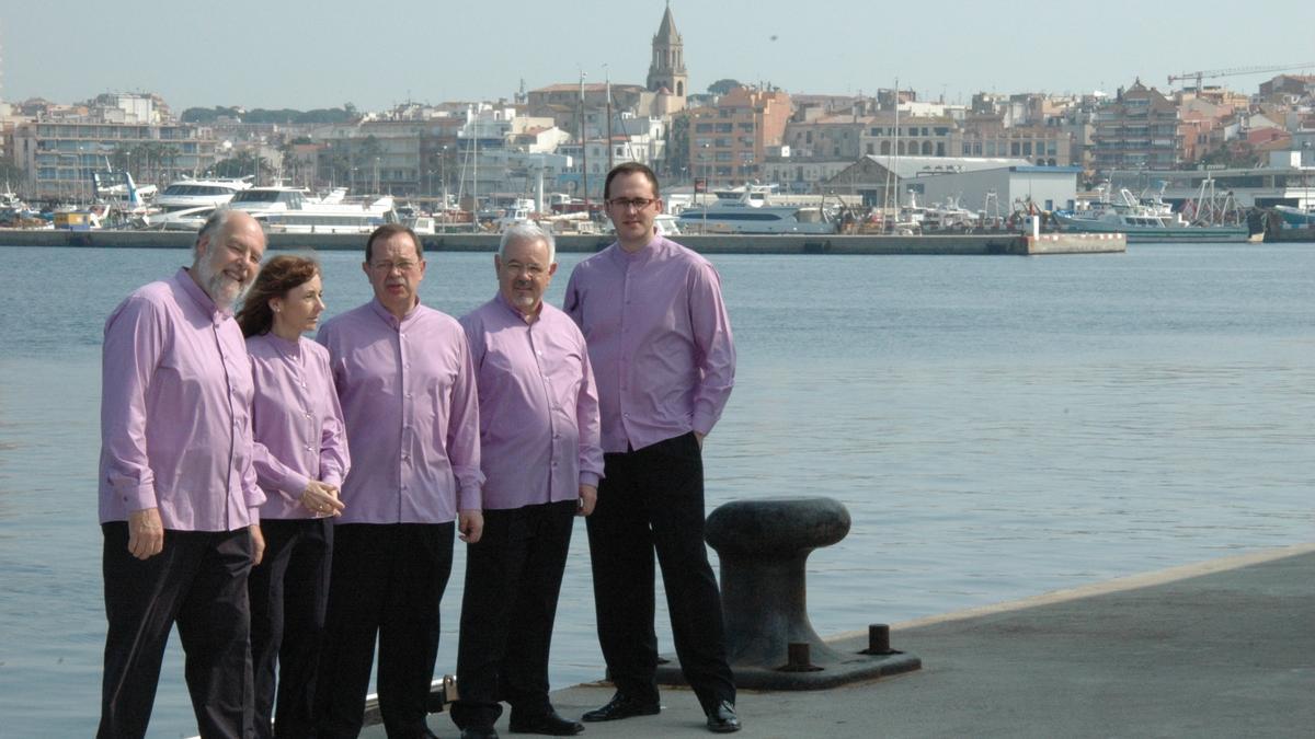 El grup Norai d'havaneres actua a Vilafant.