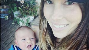 Jessica Biel y su hijo, Silas.